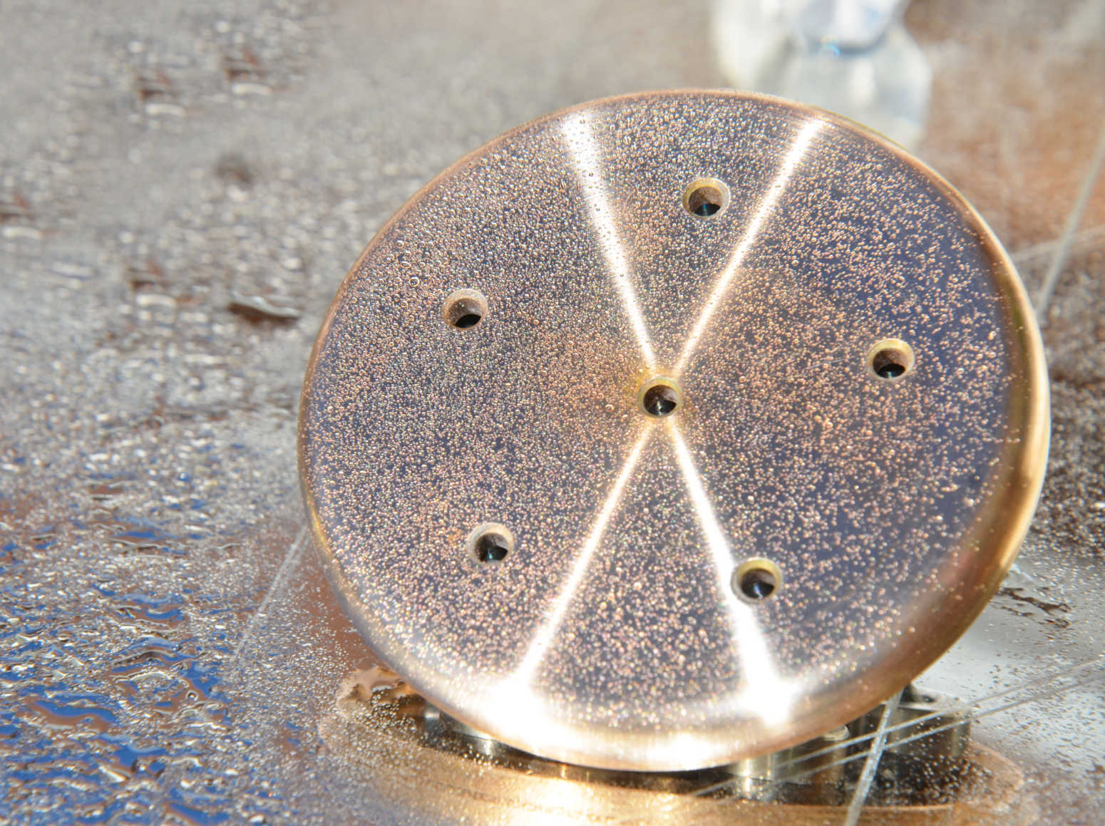 Kristallwirbel® Duschkopf "Tharan Beria" Bronze 6 Schutz & Kraft