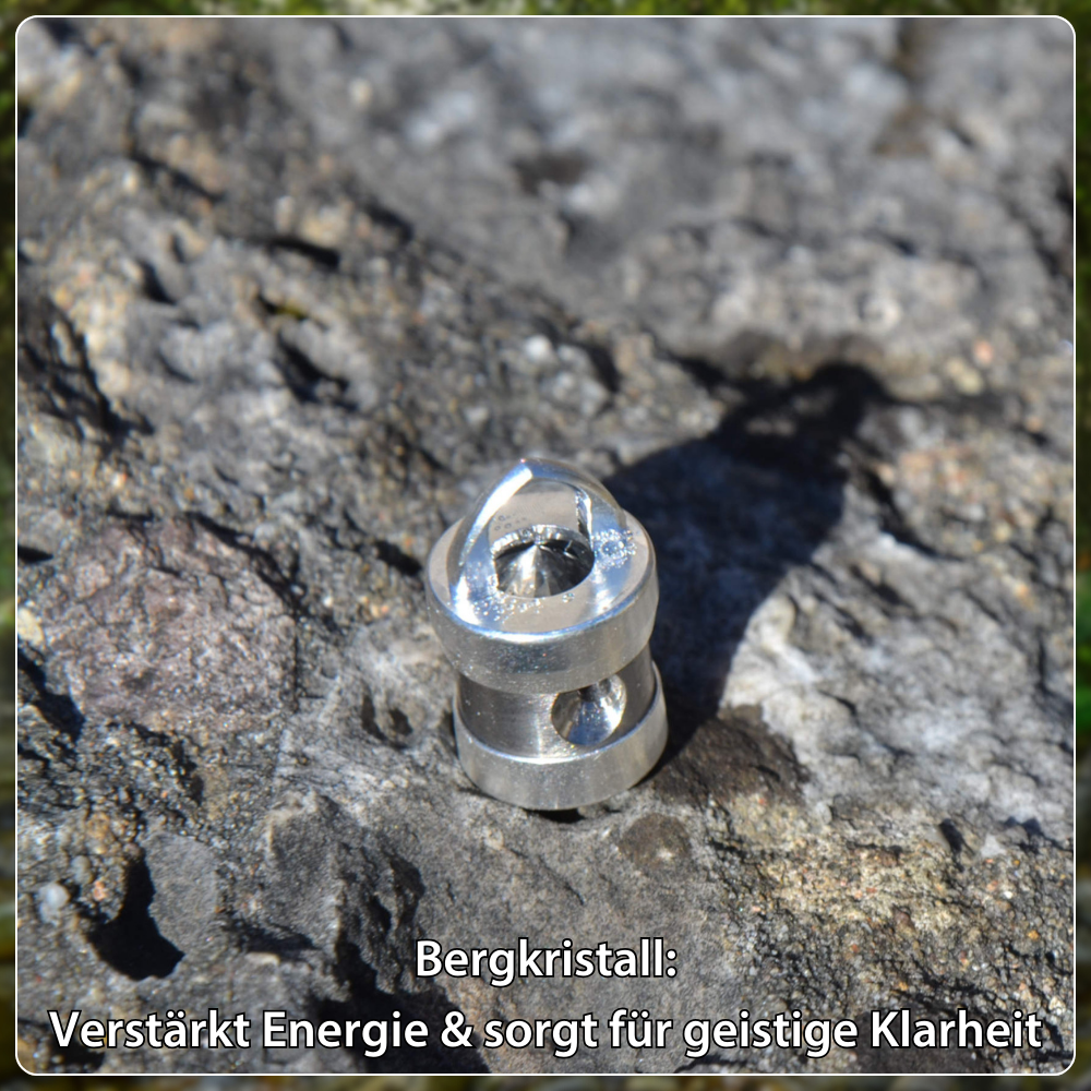 Herzkohärenz Kristallwirbel® Schmuckanhänger „Erdenlicht“ Titan-Silber | Bergkristall und Unakit