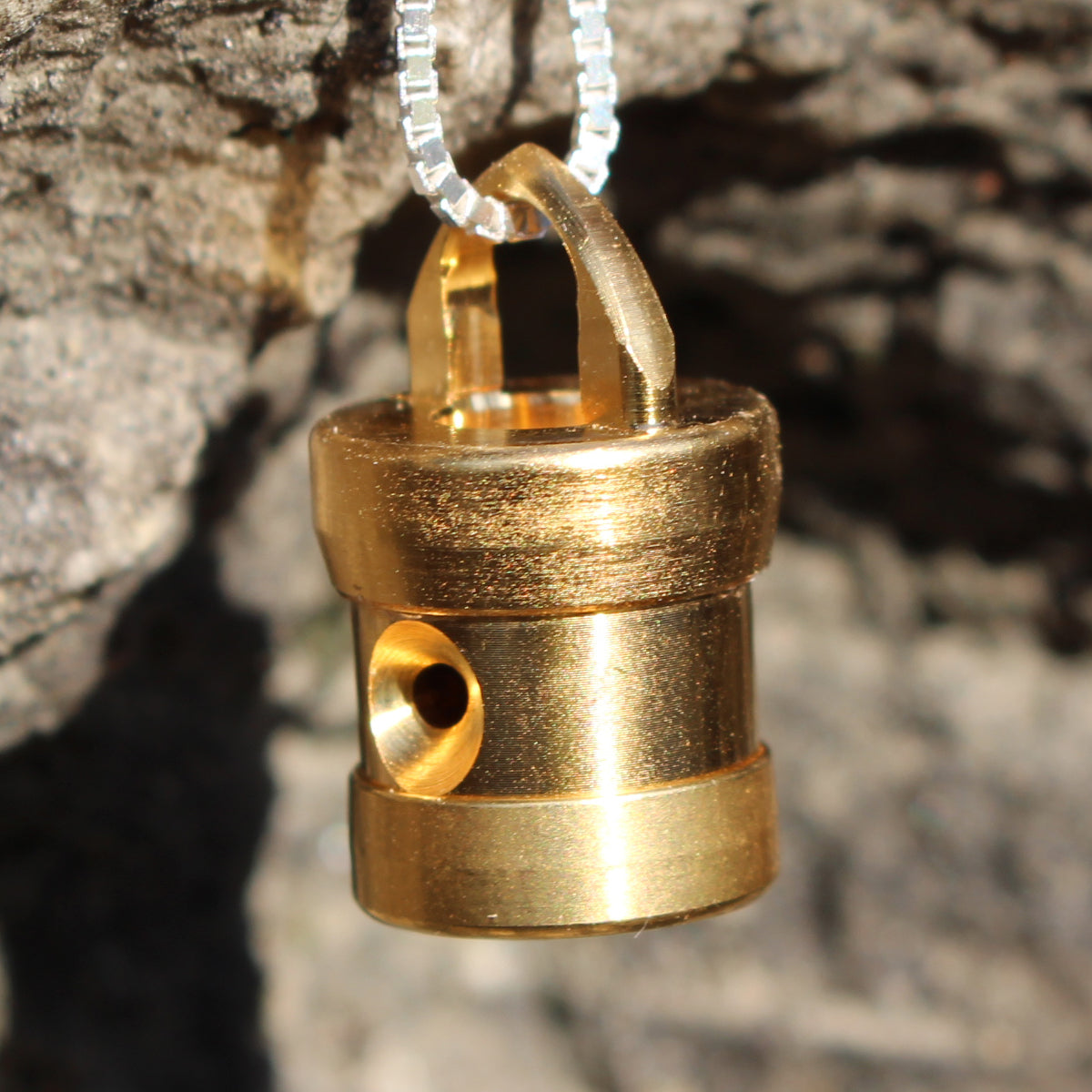 Herzkohärenz Kristallwirbel Schmuckanhänger „Gold-Magie“ - Diamant-Edition