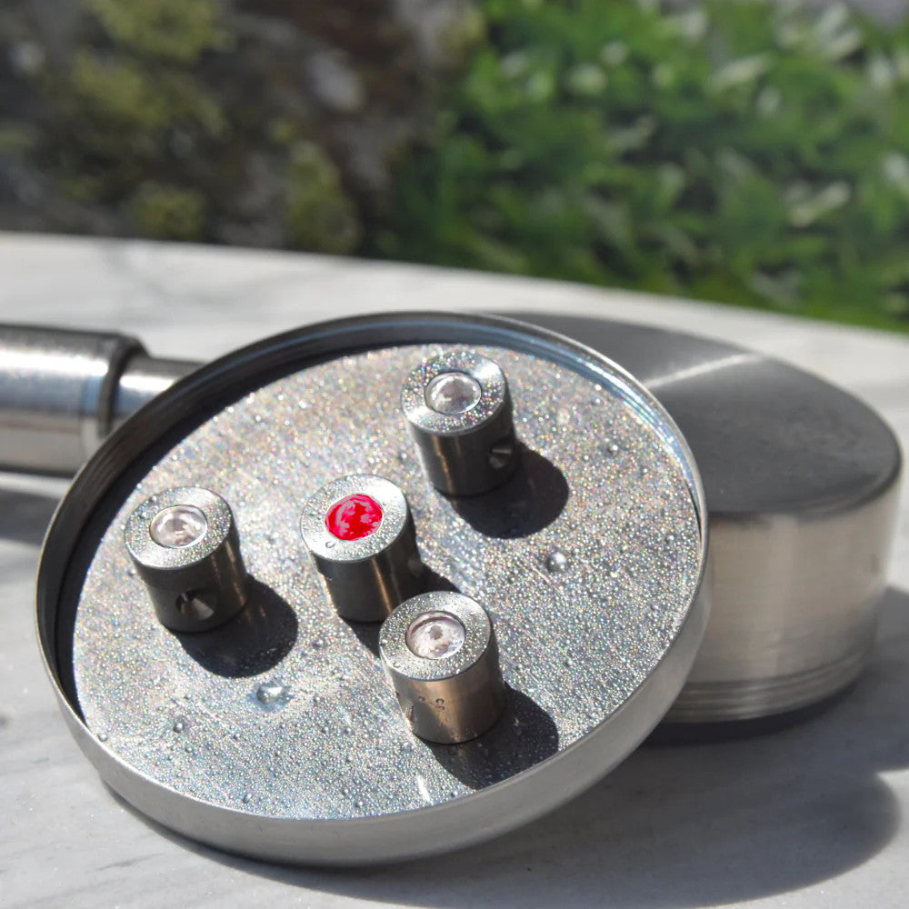 Spezialedition - „Libell Rubin" - Kristallwirbel® Dusche Edelstahl-Titan Bergkristall Rubin