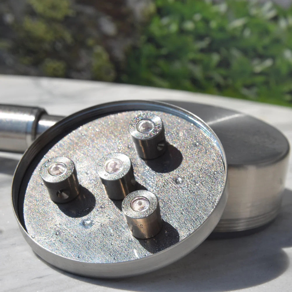 Kristallwirbel Duschkopf „Libell 4“ - Edelstahl-Titan - Reisedusche