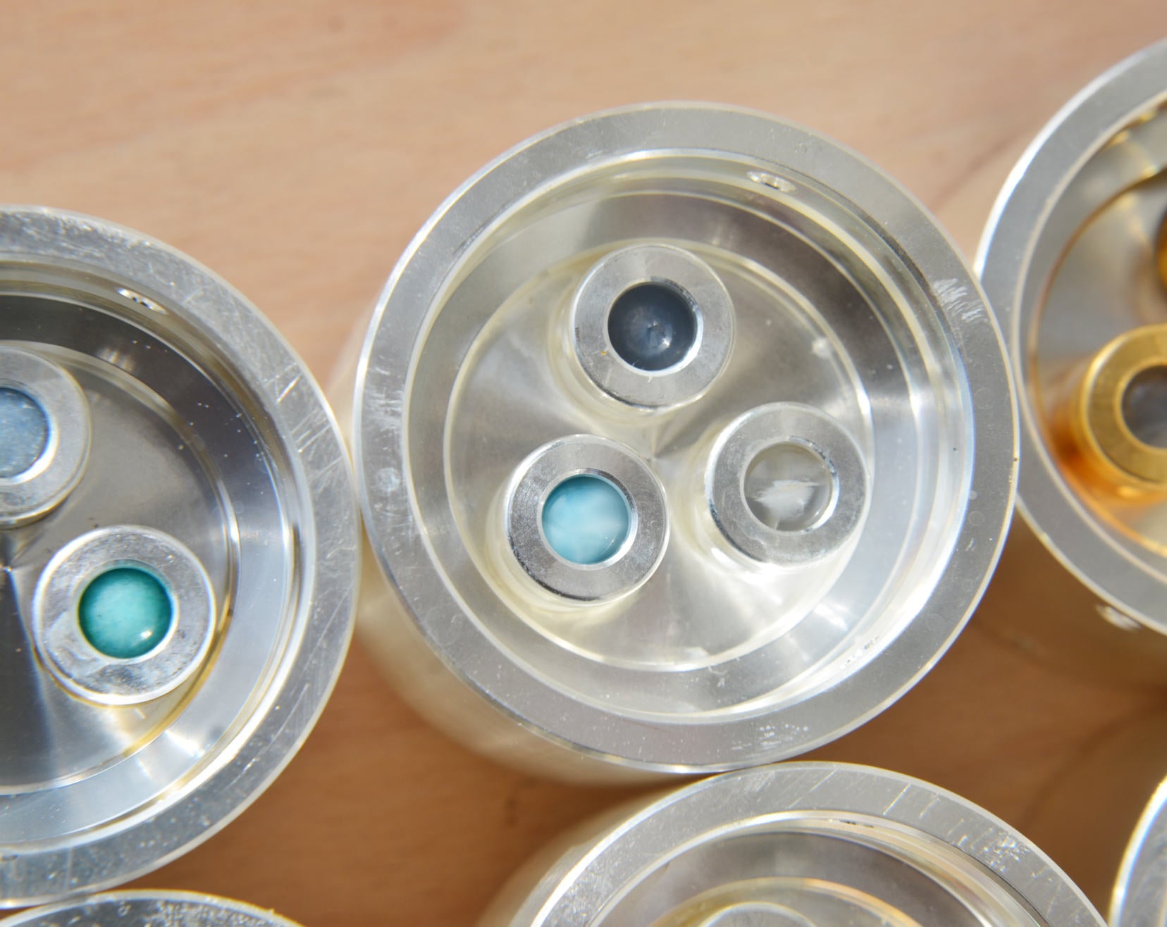Bestes Trinkwasser. Rein & Lebendig. Untertisch Filter mit Inline Kristallwirbel-Einheit